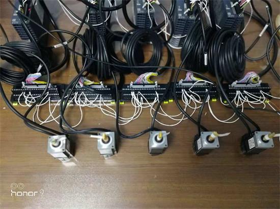 號外！號外_三菱定位新用法：FX5U內置32軸總線定位！